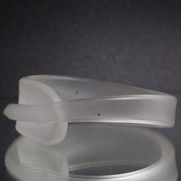 French Couture Frosted Lucite Resin Geometric Scuptural Studio Bangle Bracelet - Picture 4 of 11